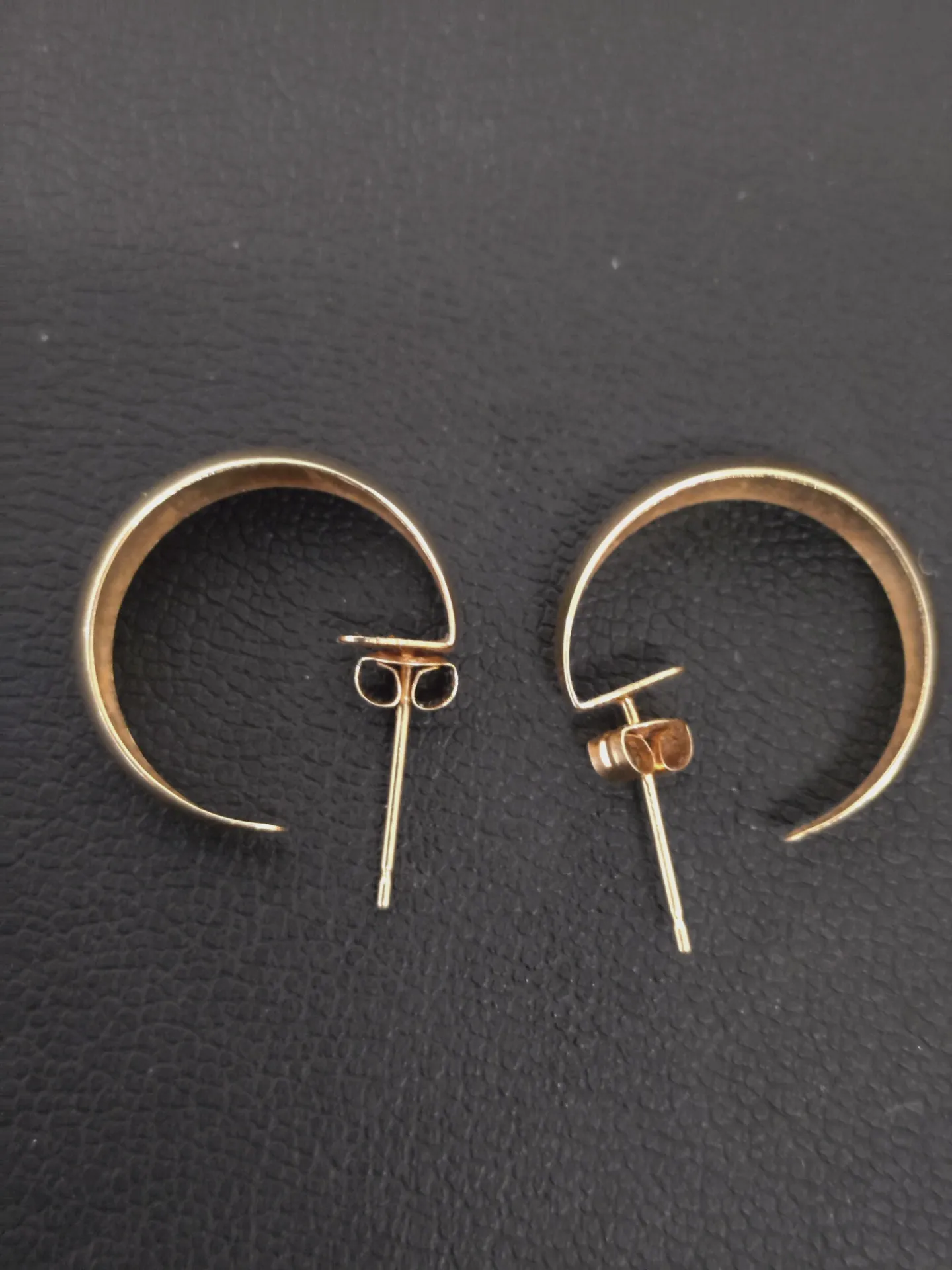 ピアス